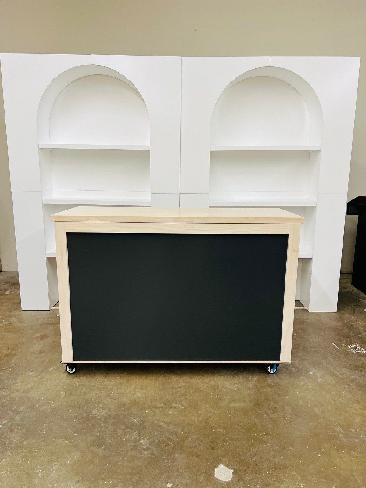 The White Oak Classic Bar