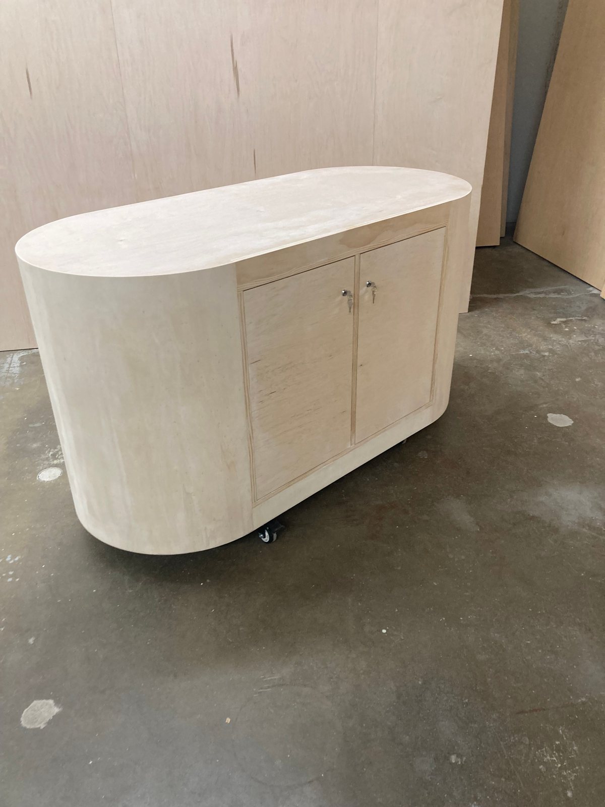 The Cove Curved Bar
