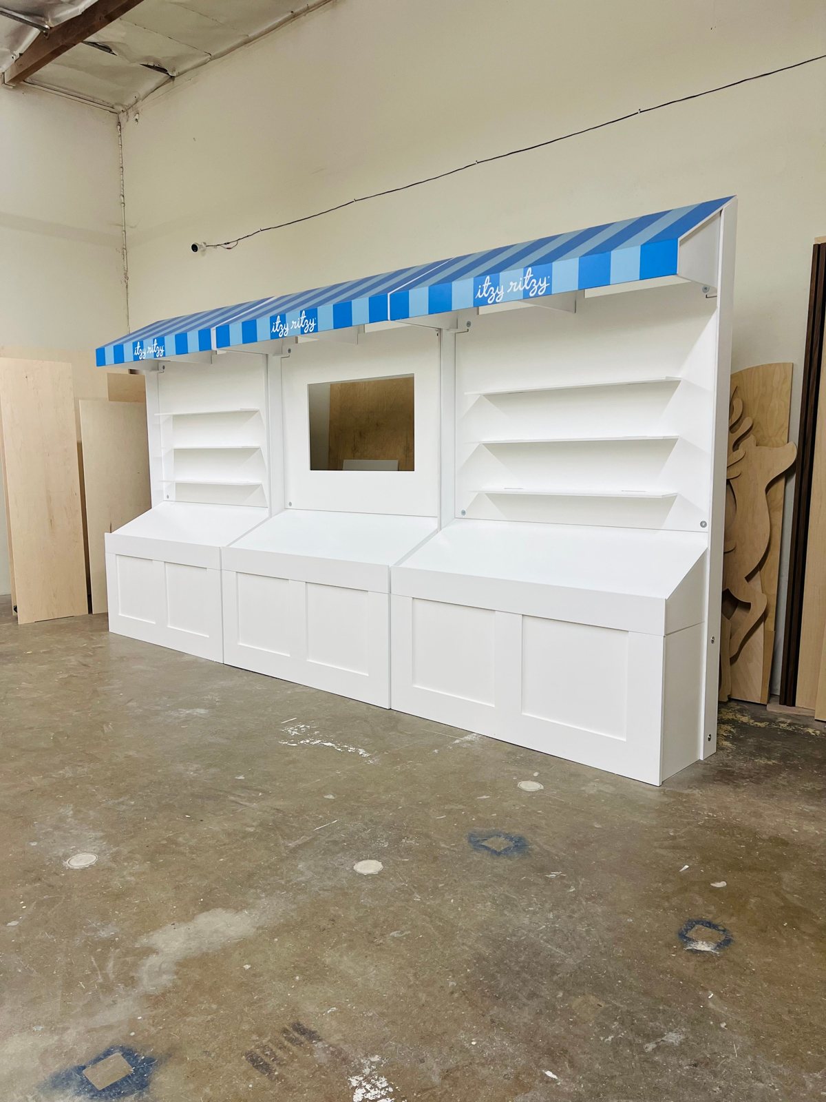 Itzy Ritzy Market Display